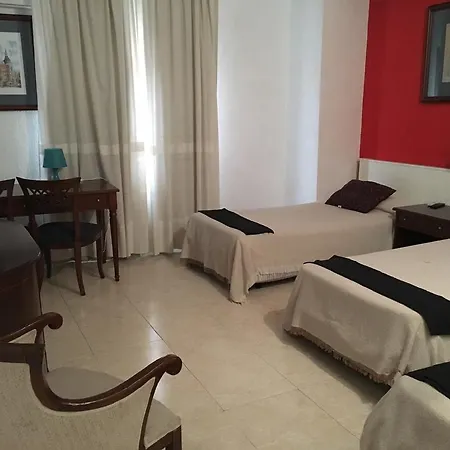 Hotel Nuevo Ara Caces