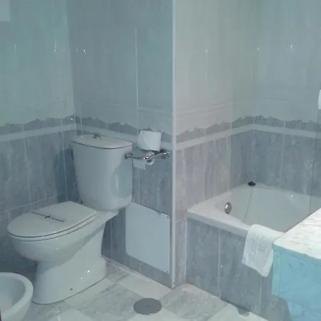 Hotel Nuevo Ara Caces