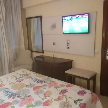 Hotel Nuevo Ara *
