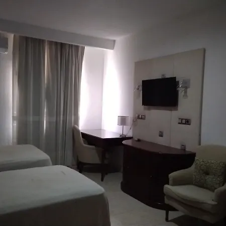 Nuevo Ara Hotel *