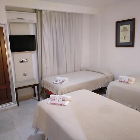 Hotel Nuevo Ara Caces