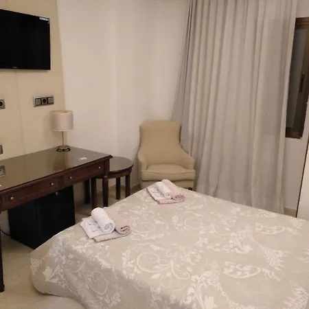 Nuevo Ara Hotel *