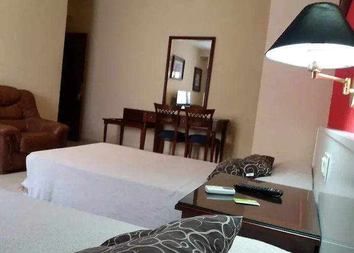 Hotel Nuevo Ara Caces