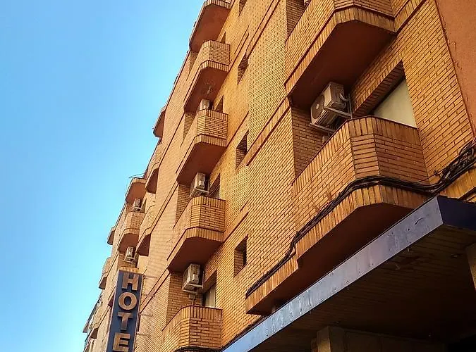 Hotel Nuevo Ara * Caces